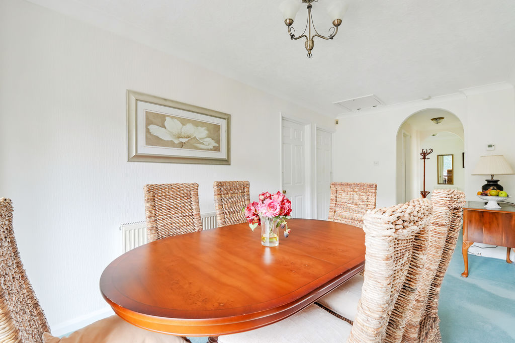 Burlington Grove Dore